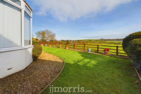 CAM03686G0-PR0206-STILL027.jpg