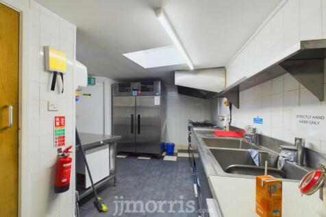 CAM03686G0-PR0205-STILL012.jpg