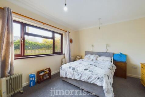 CAM03686G0-PR0209-STILL033.jpg