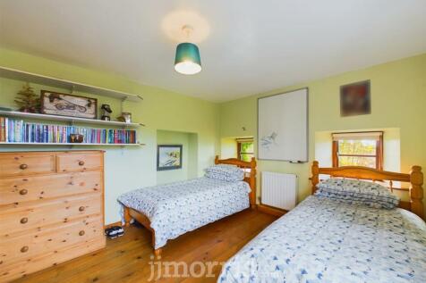 CAM03686G0-PR0178-STILL039.jpg