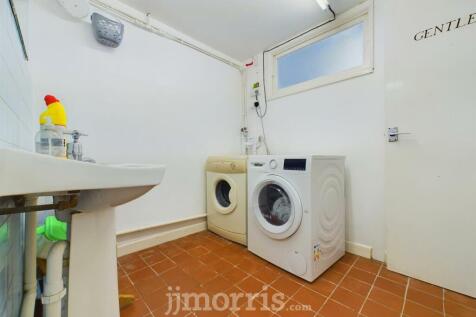 Toilets/Utility