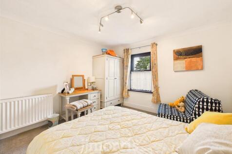 CAM05297G0-PR0053-STILL020.jpg