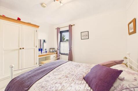 CAM05297G0-PR0053-STILL023.jpg