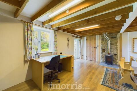 CAM03686G0-PR0035-STILL023.jpg