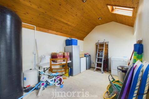 CAM03686G0-PR0035-STILL061.jpg