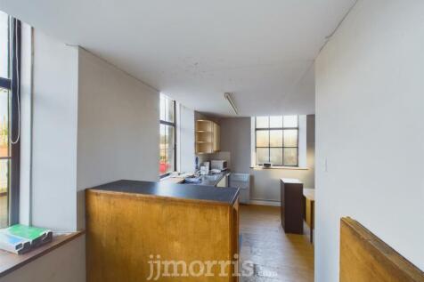 CAM03686G0-PR0229-STILL004.jpg