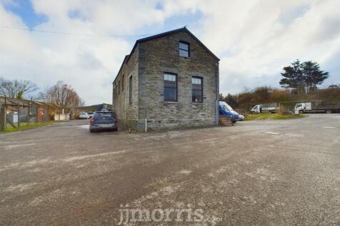 CAM03686G0-PR0229-STILL023.jpg