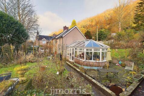 CAM03686G0-PR0239-STILL006.jpg