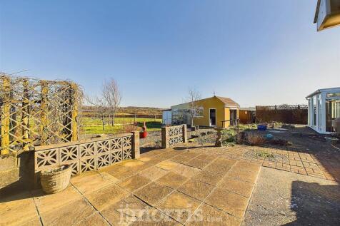 CAM03686G0-PR0244-STILL039.jpg