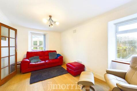 CAM03686G0-PR0254-STILL004.jpg