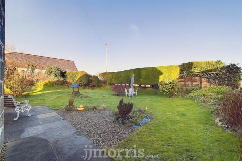 CAM03686G0-PR0255-STILL003.jpg