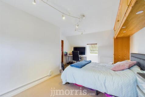 CAM03686G0-PR0033-STILL003.jpg