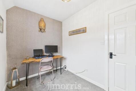 CAM03686G0-PR0272-STILL020.jpg