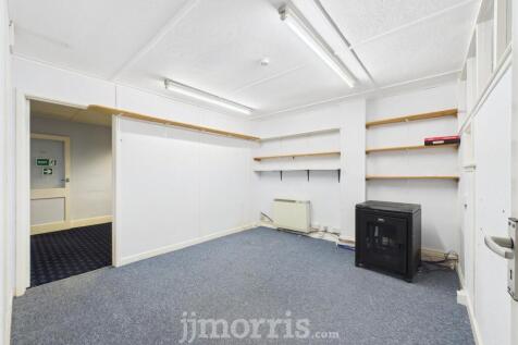 CAM03686G0-PR0263-STILL009.jpg