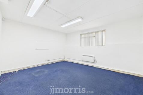 CAM03686G0-PR0263-STILL013.jpg