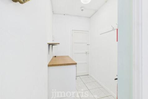 CAM03686G0-PR0263-STILL019.jpg