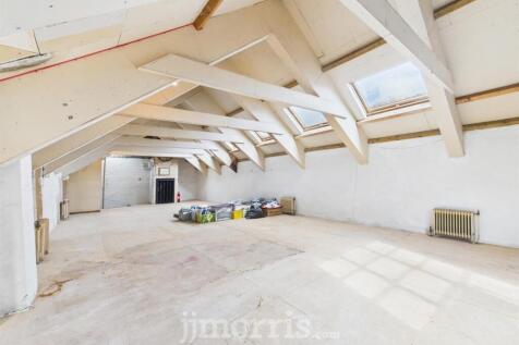 CAM03686G0-PR0263-STILL026.jpg