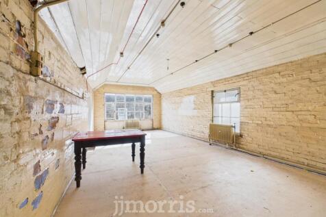 CAM03686G0-PR0263-STILL029.jpg