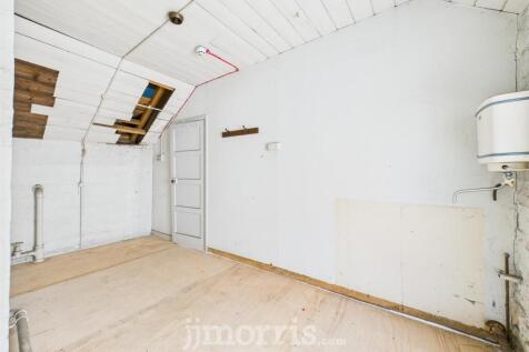 CAM03686G0-PR0263-STILL035.jpg