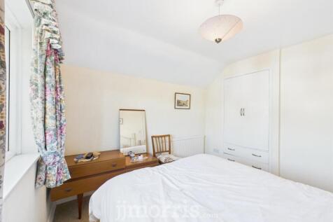 CAM03686G0-PR0275-STILL028.jpg