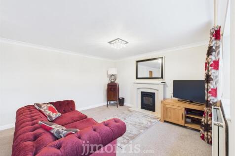 CAM03686G0-PR0270-STILL012.jpg