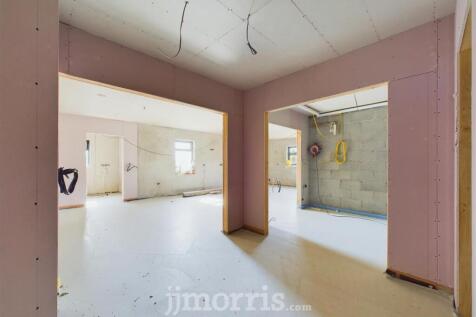 CAM03686G0-PR0144-STILL020.jpg