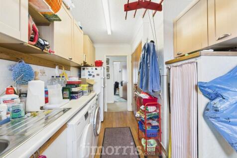 CAM03686G0-PR0277-STILL032.jpg