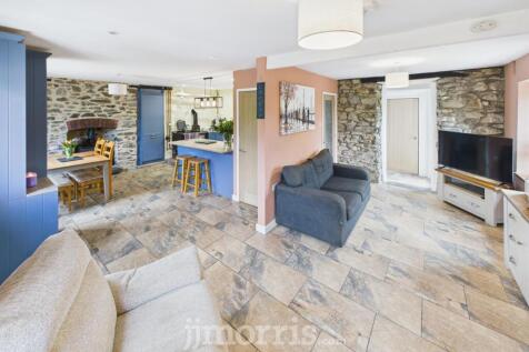 Open Plan Living/Kitchen/Dining