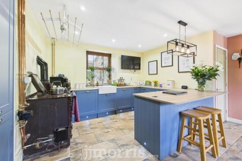 Kitchen/Dining