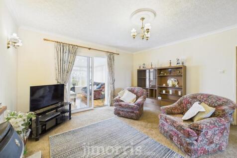 CAM05297G0-PR0008-STILL034.jpg