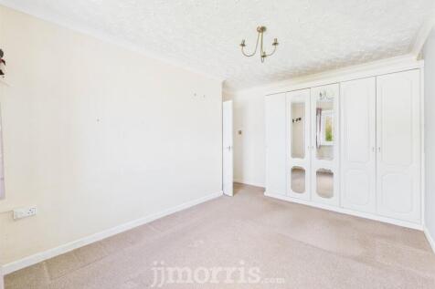 CAM05297G0-PR0037-STILL009.jpg
