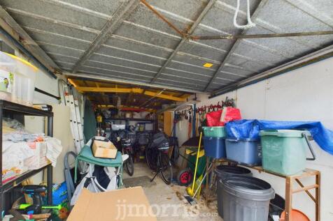 CAM03686G0-PR0024-STILL038.jpg