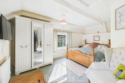 CAM05297G0-PR0038-STILL006.jpg