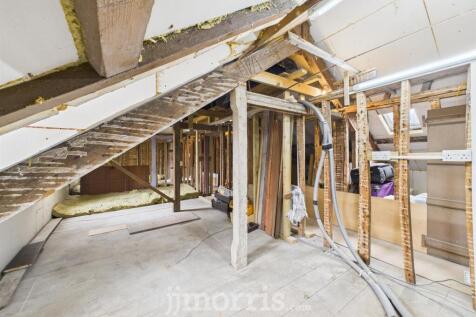 CAM05297G0-PR0036-STILL002.jpg
