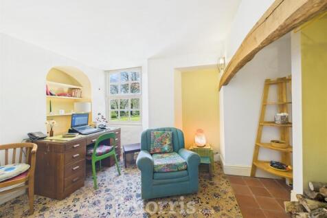 CAM05297G0-PR0021-STILL030.jpg