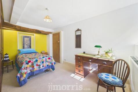 CAM05297G0-PR0021-STILL033.jpg