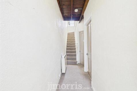 CAM05297G0-PR0045-STILL006.jpg