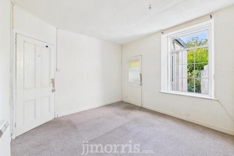 CAM05297G0-PR0045-STILL012.jpg