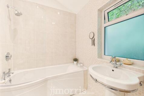 En Suite Bathroom