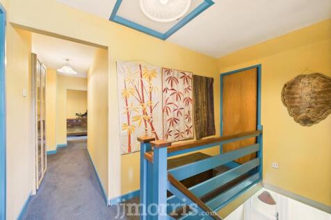 CAM05297G0-PR0055-STILL034.jpg