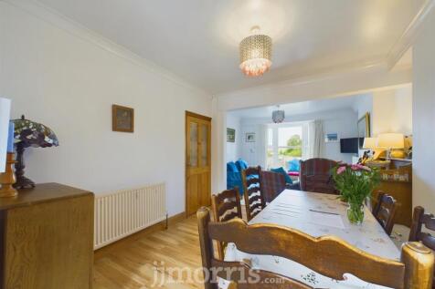 CAM03686G0-PR0158-STILL017.jpg