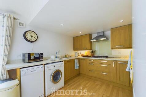 CAM03686G0-PR0158-STILL021.jpg