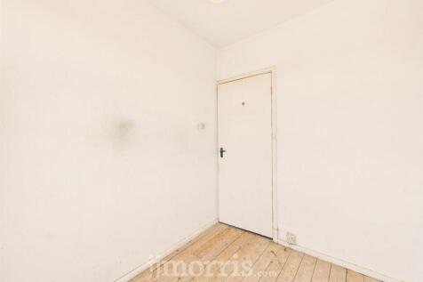 CAM05297G0-PR0060-STILL028.jpg