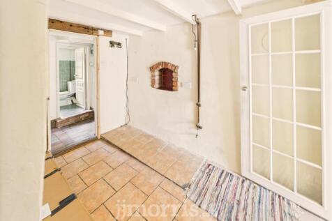 CAM05297G0-PR0063-STILL005.jpg
