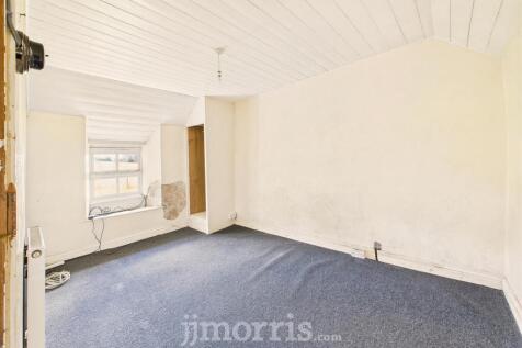 CAM05297G0-PR0063-STILL012.jpg