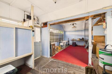 CAM02122G0-PR0337-STILL009.jpg