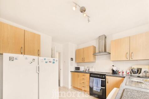 CAM05297G0-PR0065-STILL015.jpg