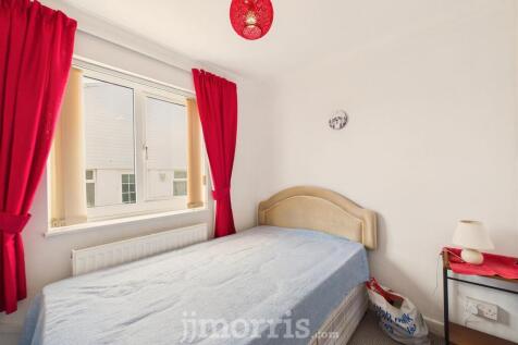 CAM02122G0-PR0335-STILL023.jpg