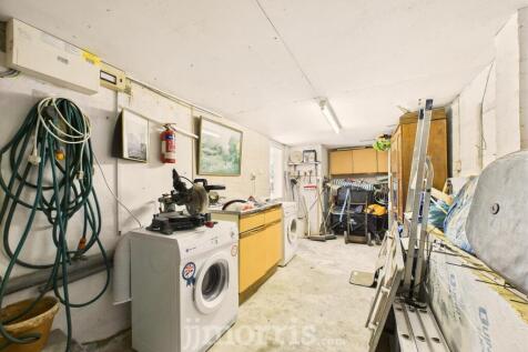 CAM02122G0-PR0335-STILL020.jpg