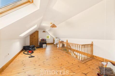 CAM05297G0-PR0062-STILL023.jpg